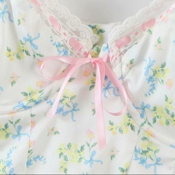 Strangers and lovers silk cropped tank top - Picture 7 of 8